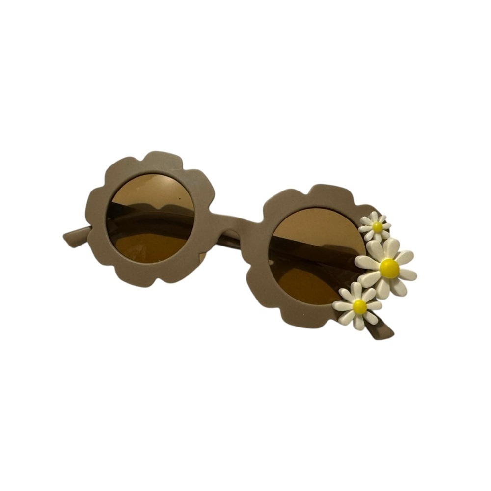 ⭐️ 5/$30 Kids Daisy Sunglasses UV400